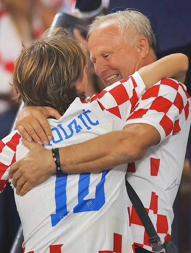 一周内两战同一对手！AC米兰先赢后输出局，防守进攻问题暴露！