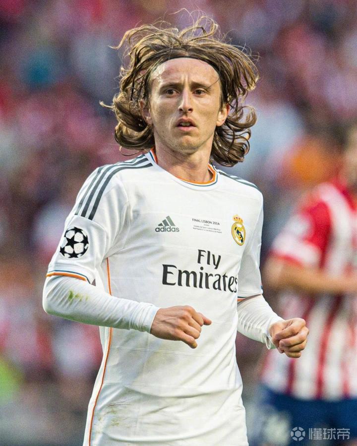 利物浦1-1无奈丢分，切尔西1-3爆冷翻车，阿森纳稳坐英超榜首