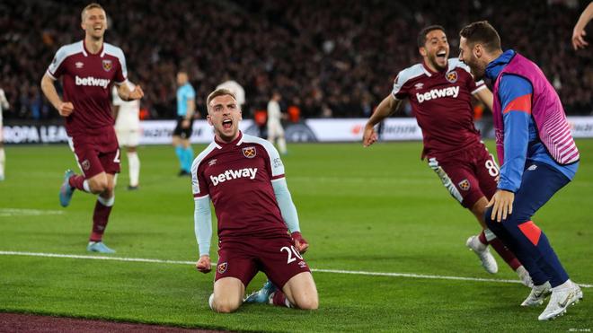 国际雪联大跳台世界杯云顶站单板滑雪男子决赛：苏翊鸣夺冠