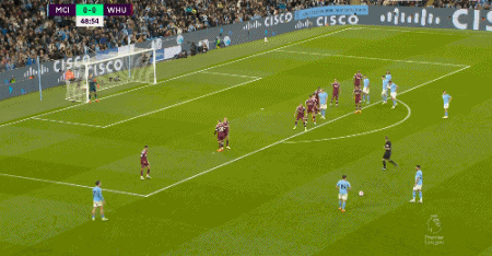 记者：富安健洋已与阿贾克斯就一份短期合同达成一致